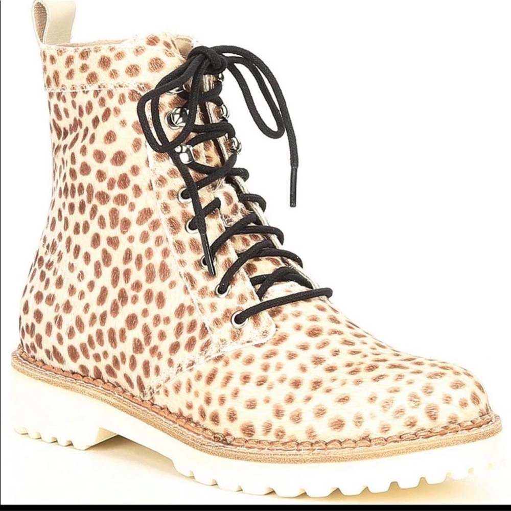 Dolce Vita Avena animal print calf hair Chukka lace up boot size 8.5 brown beige